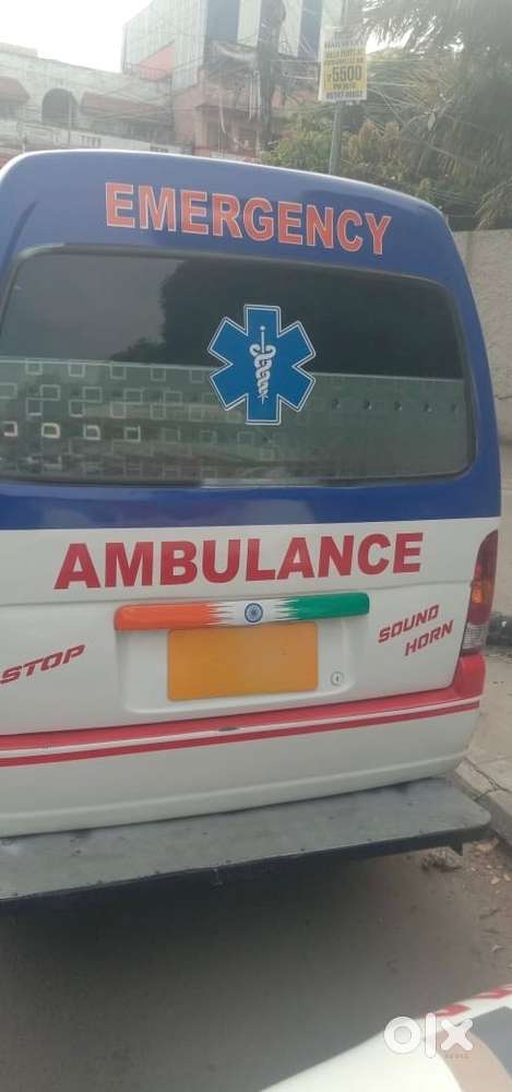 Ambulance Ecco Maruti
