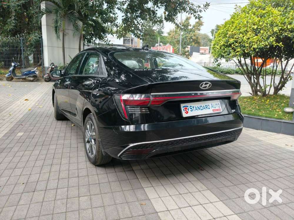 Hyundai Verna 1.5 Sx (o) Ivt, 2024, Petrol