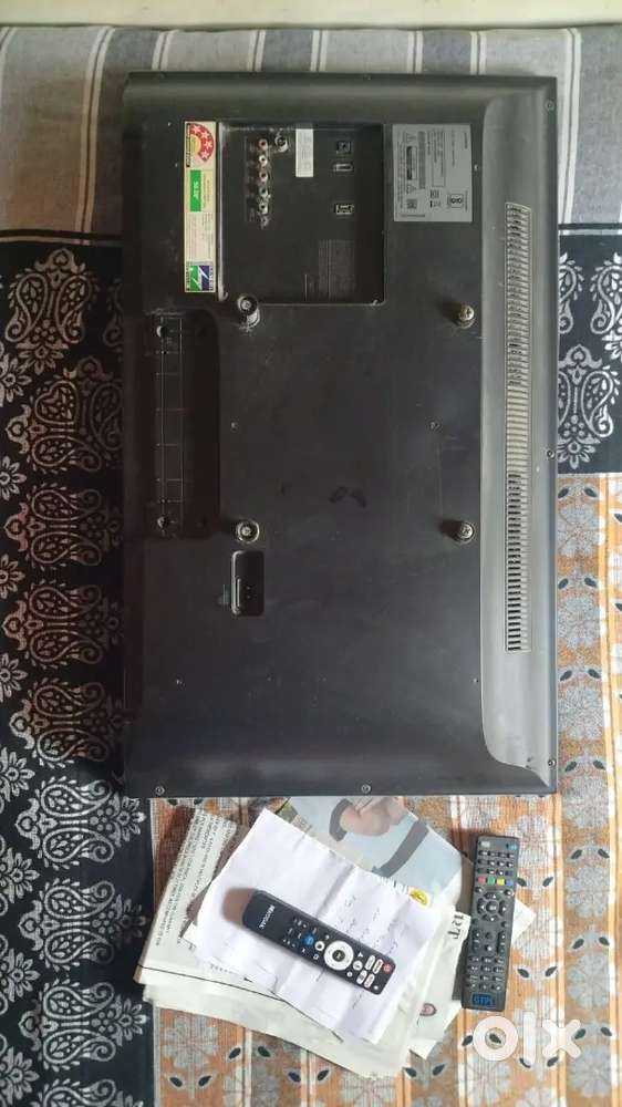 Used Samsung 32 inch TV with Remote