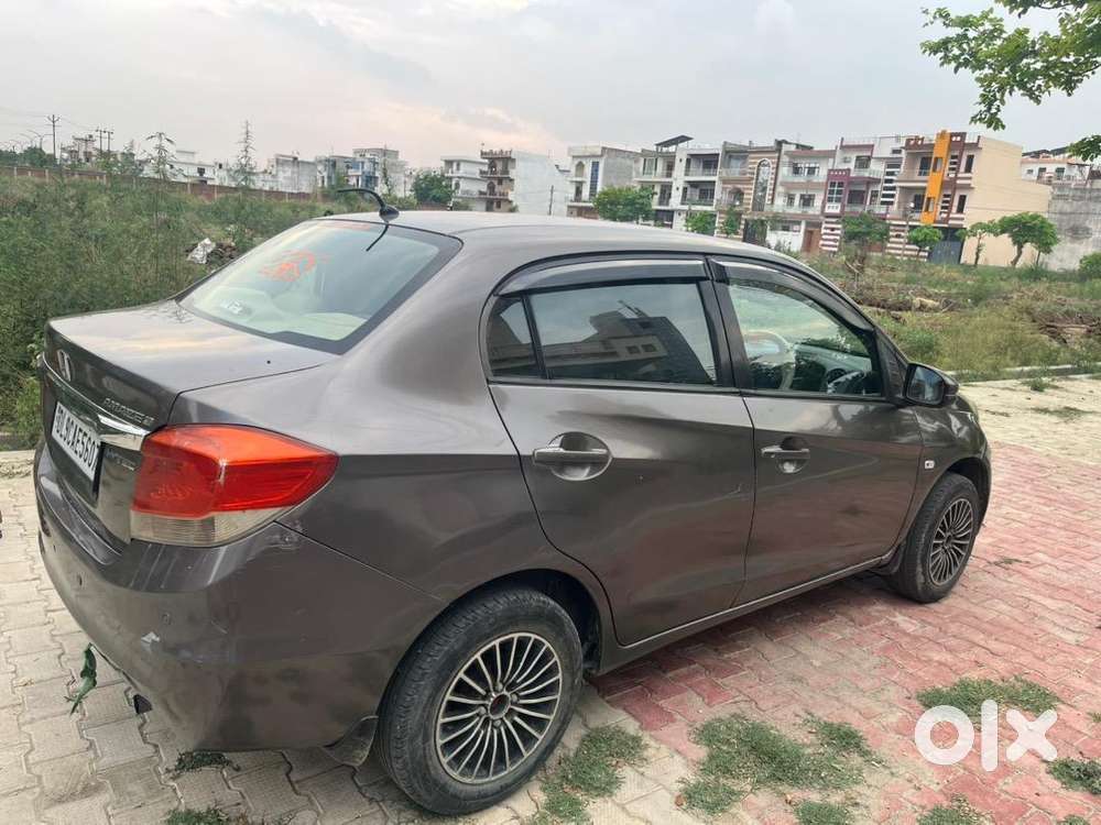 Honda Amaze 2015 Petrol Well Maintained