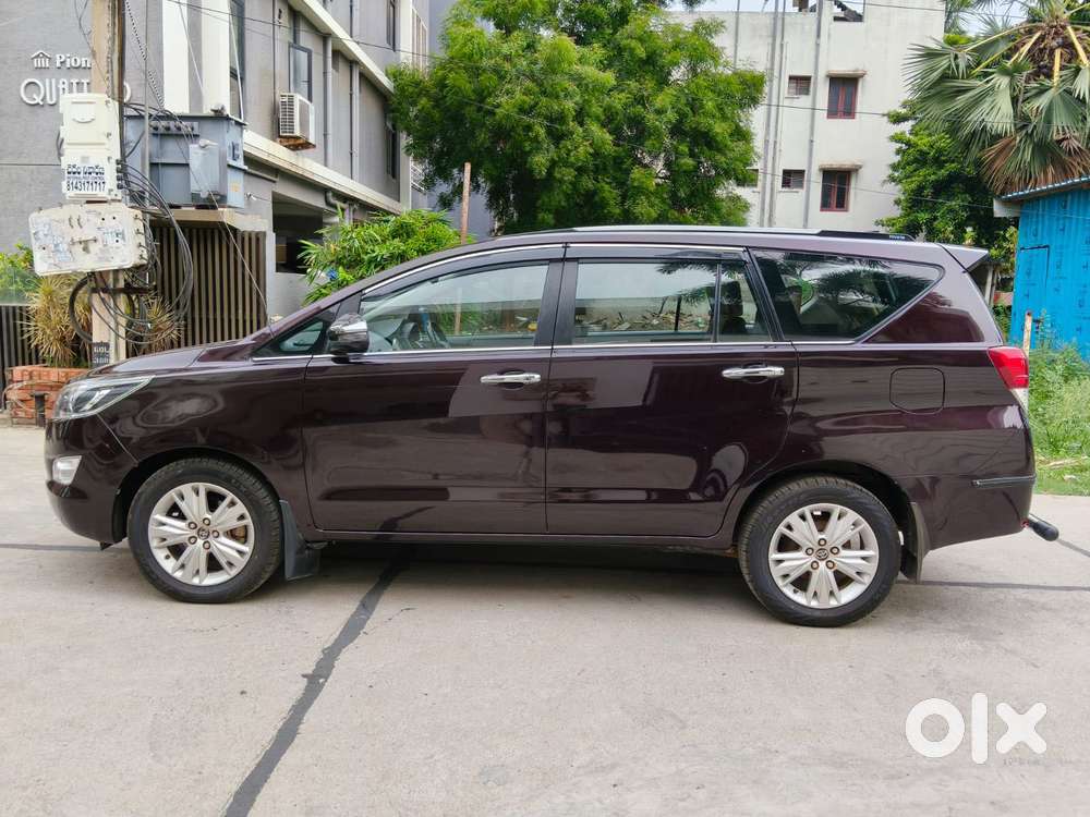 Toyota Innova Crysta 2.8 Zx At 7 Seater, 2017, Diesel