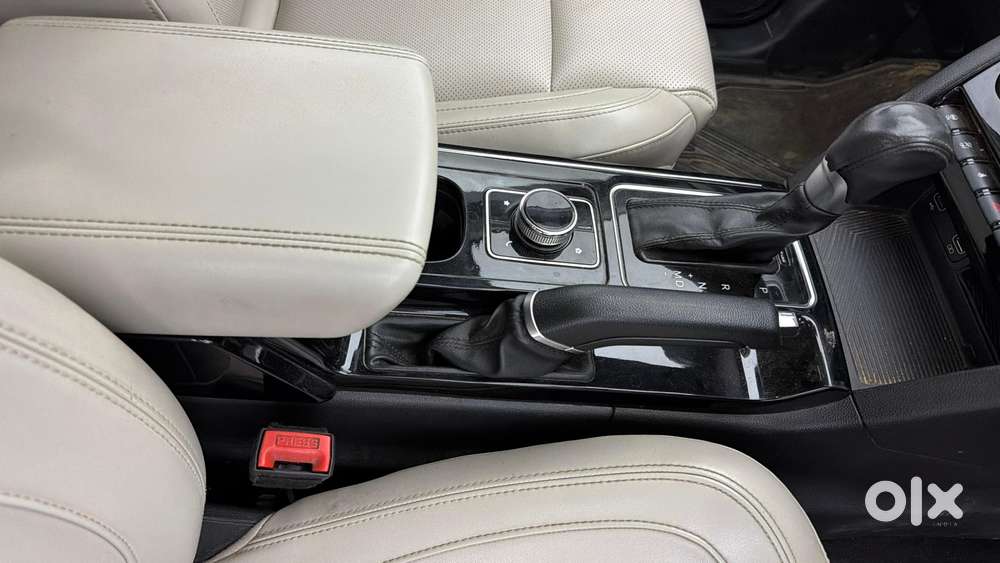 Mahindra Xuv700 2.0 Ax 7 Petrol At Str, 2022, Petrol