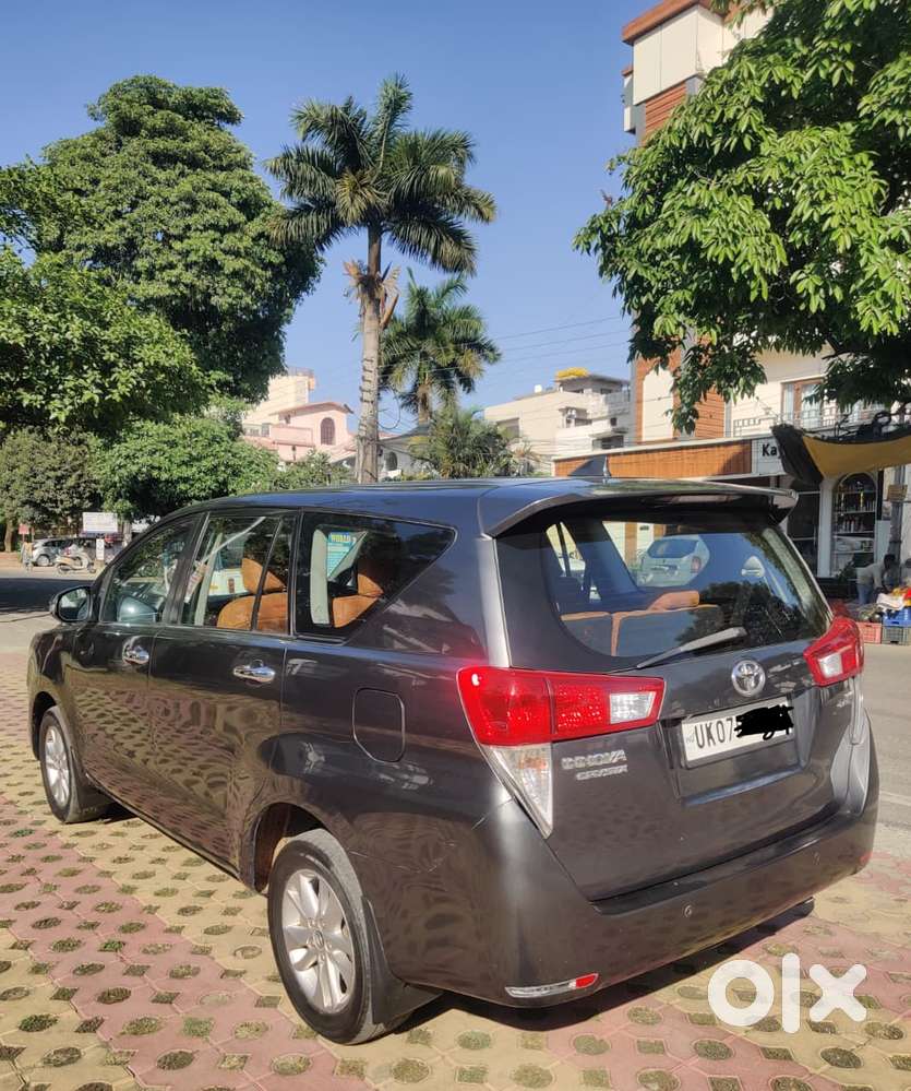 Toyota Innova Crysta 2.4 V 7 Str, 2016, Diesel