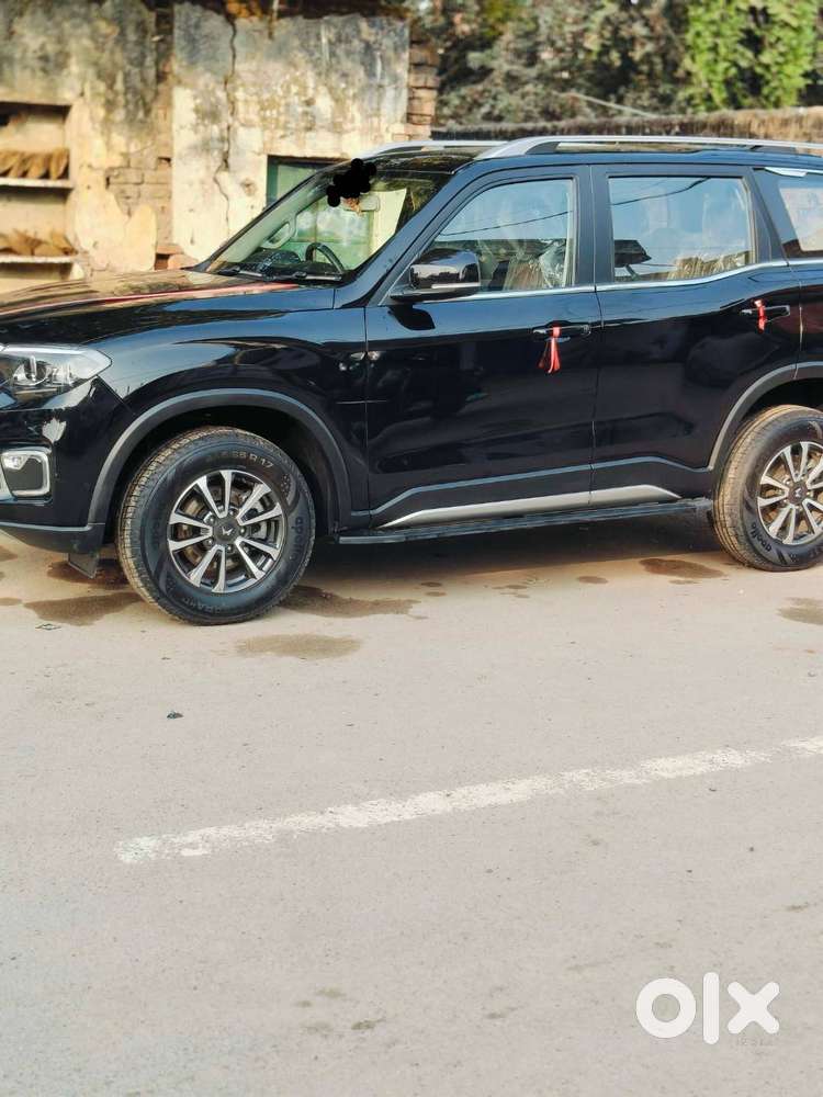 2025 Scorpio-n Z8 Select Diesel  5000 Km  Like New  No Waiting”