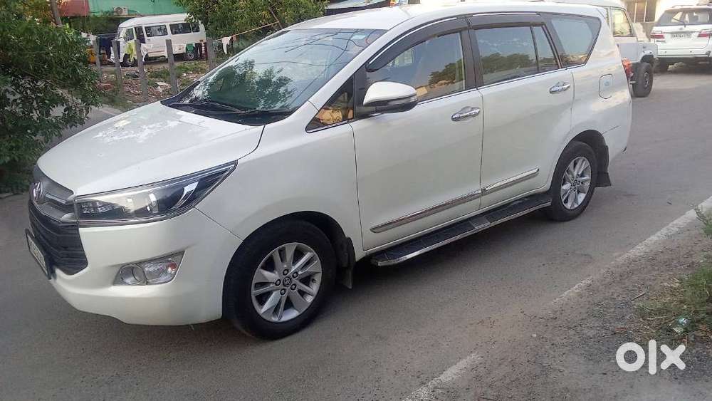Toyota Innova Crysta 2.4 V, 2016, Diesel
