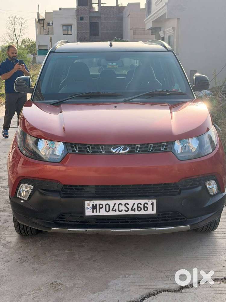 The Mahindra Kuv100 Nxt K8 - Top Model
