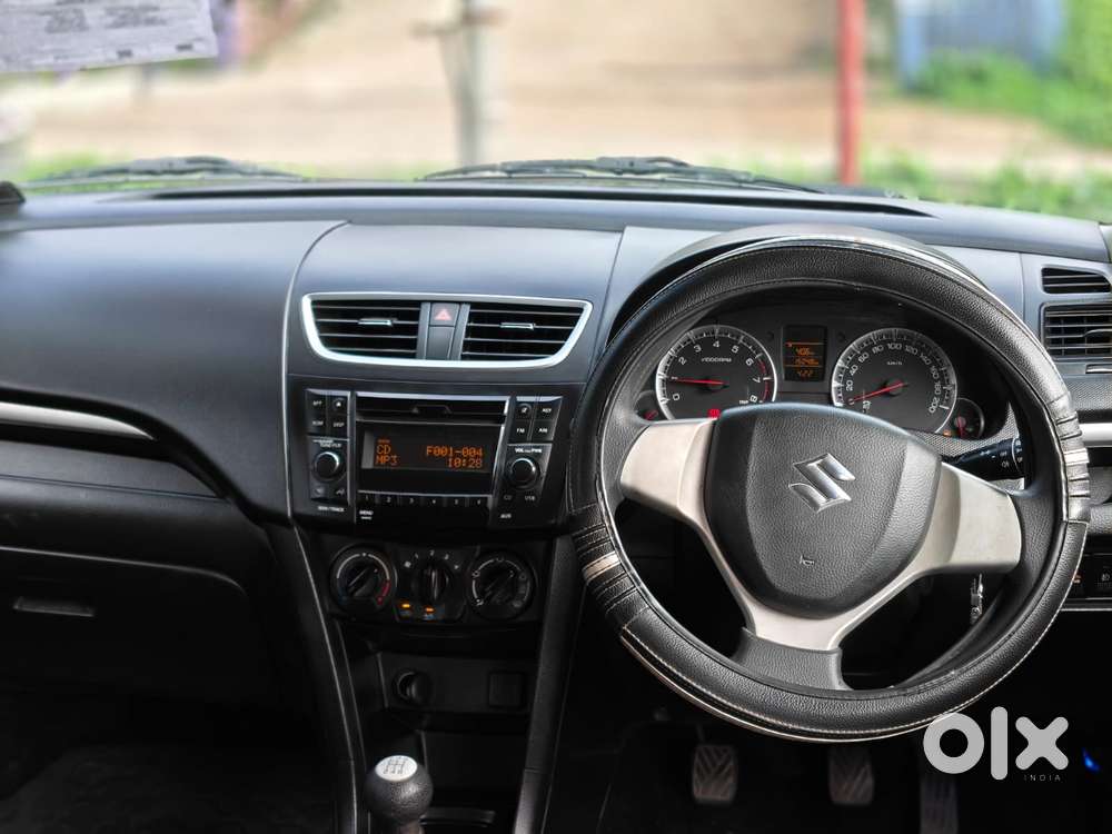 Maruti Suzuki Swift Vxi With Abs, 2015, Petrol