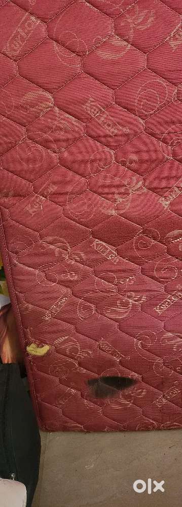 Kurl on mattress