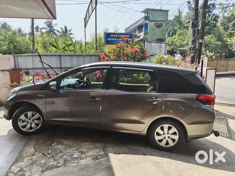 Honda Mobilio 2010 Petrol Well Maintained Company Service Only