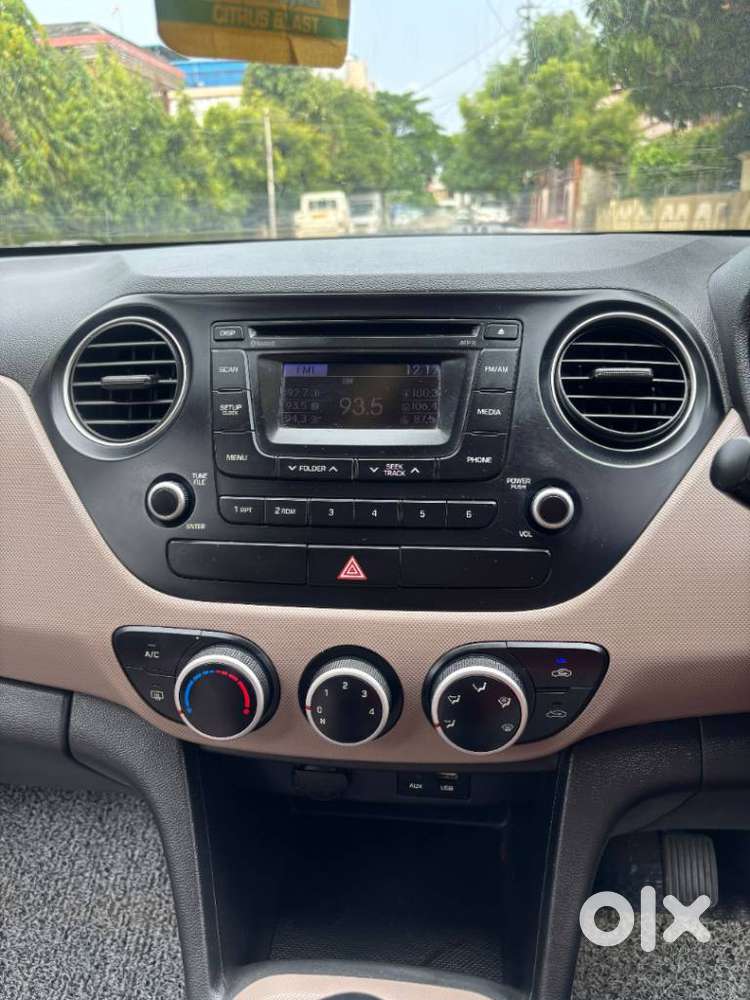Hyundai Grand I10 Sportz, 2016, Petrol