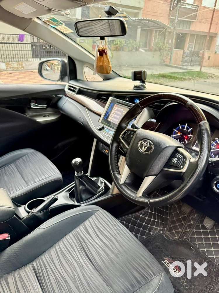 Toyota Innova Crysta 2017 Diesel Well Maintained