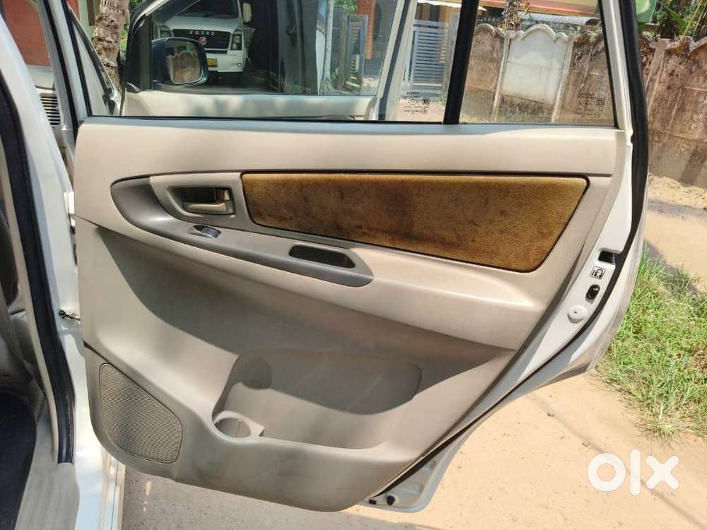 Innova 8 Seater 35000 Km Run Very Good Condition  Single Owner
