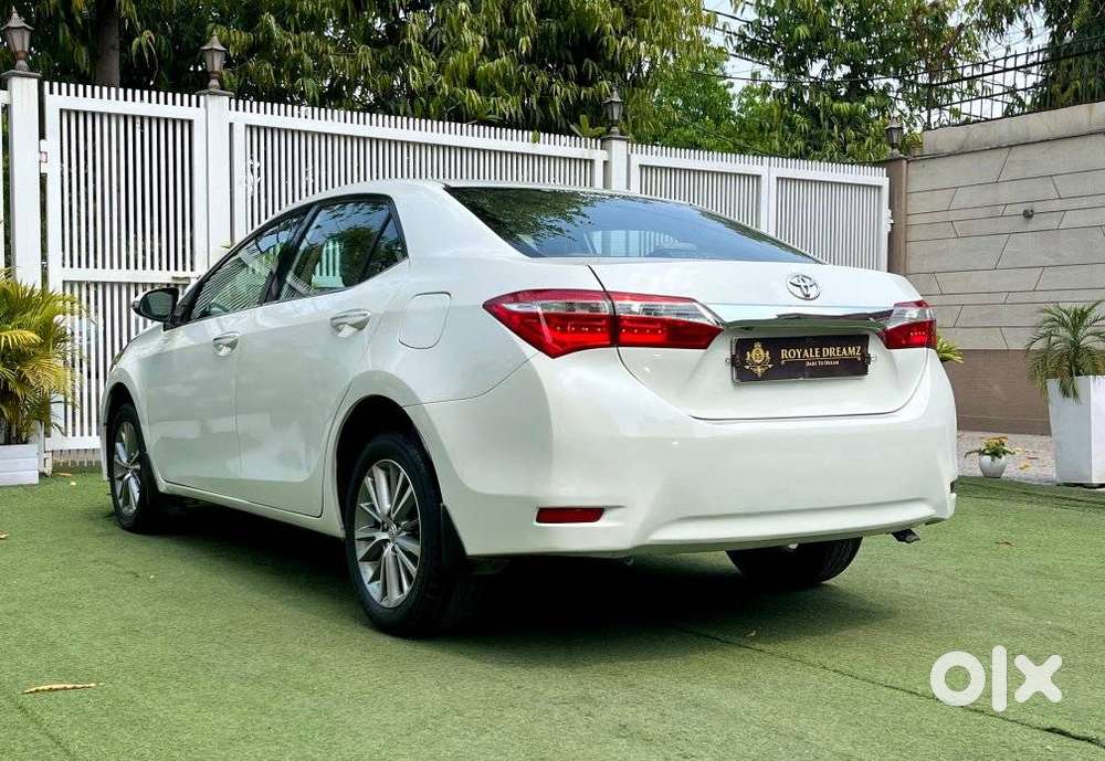 Toyota Corolla Altis 2013-2017 Vl At, 2015, Petrol