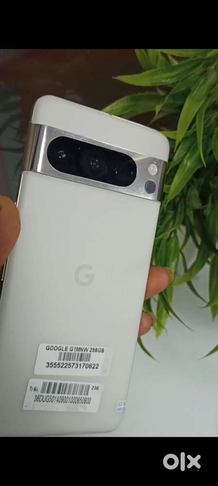 Google Pixel 8 Pro XL white) porcelain very good condition