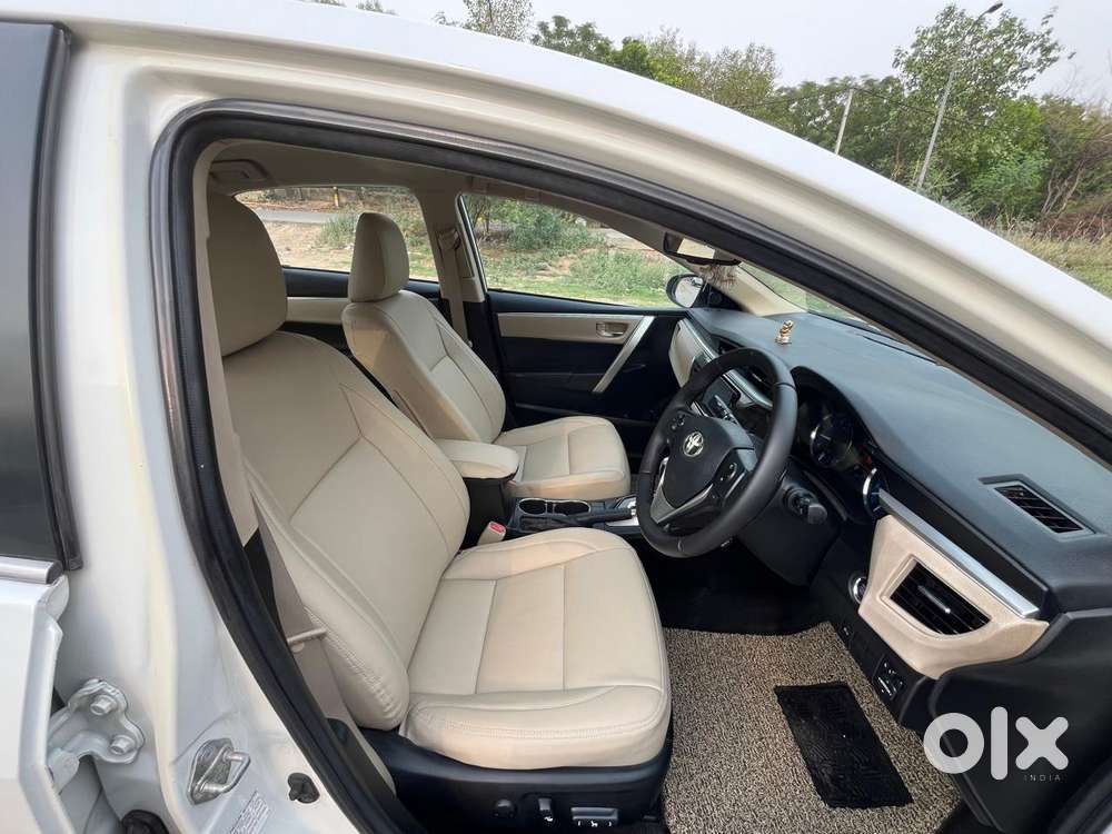 Toyota Corolla Altis Vl At, 2015, Petrol