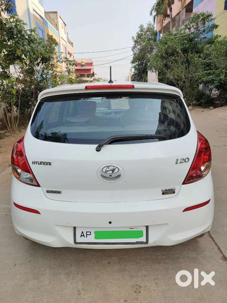 Hyundai I20 2013 Diesel 105000 Km Driven Well Maintained.