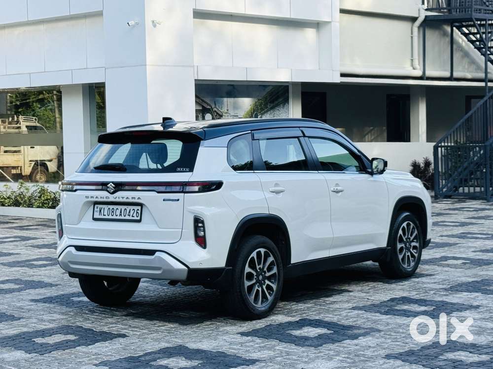 Maruti Suzuki Grand Vitara 1.5 Alpha Smart Hybrid Dual Tone, 2023, P..