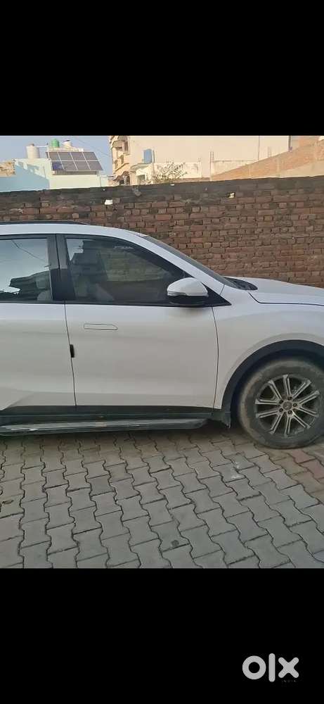 Mahindra Xuv700 Ax7 Diesel 2023 Manual Showroom Condition