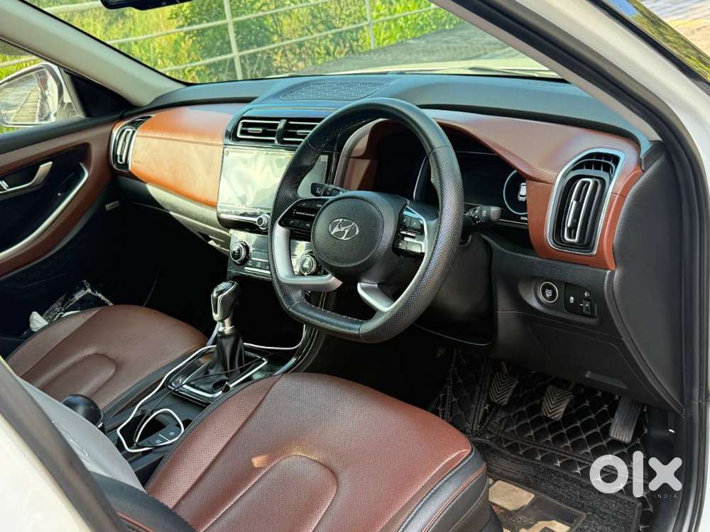 Hyundai Alcazar Platinum 2.0 Petrol Manual &ndash; 2022 Model