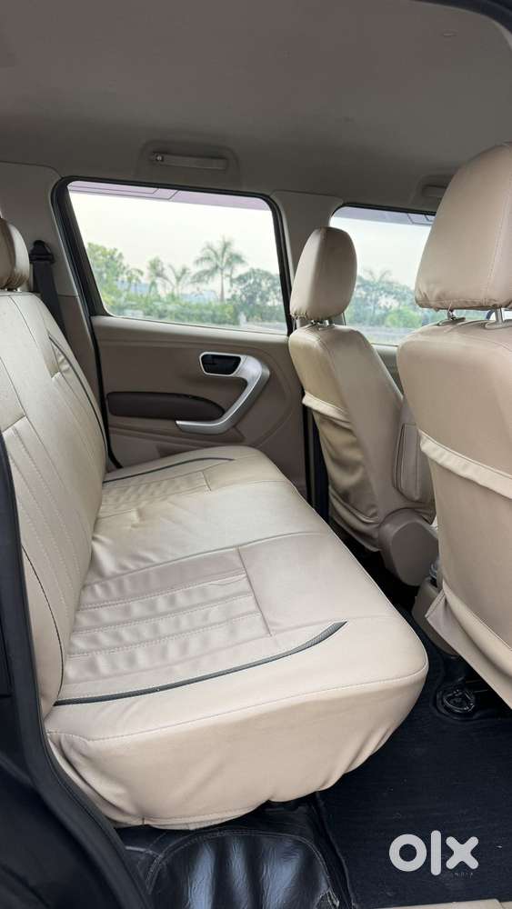 Mahindra Tuv 300 T8 Amt, 2018, Diesel