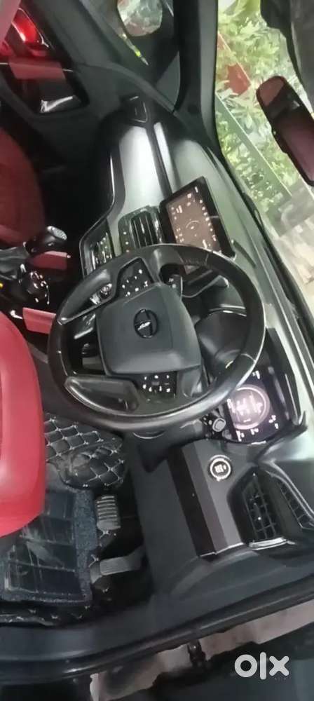 Tata Safari Top Model Dark Red