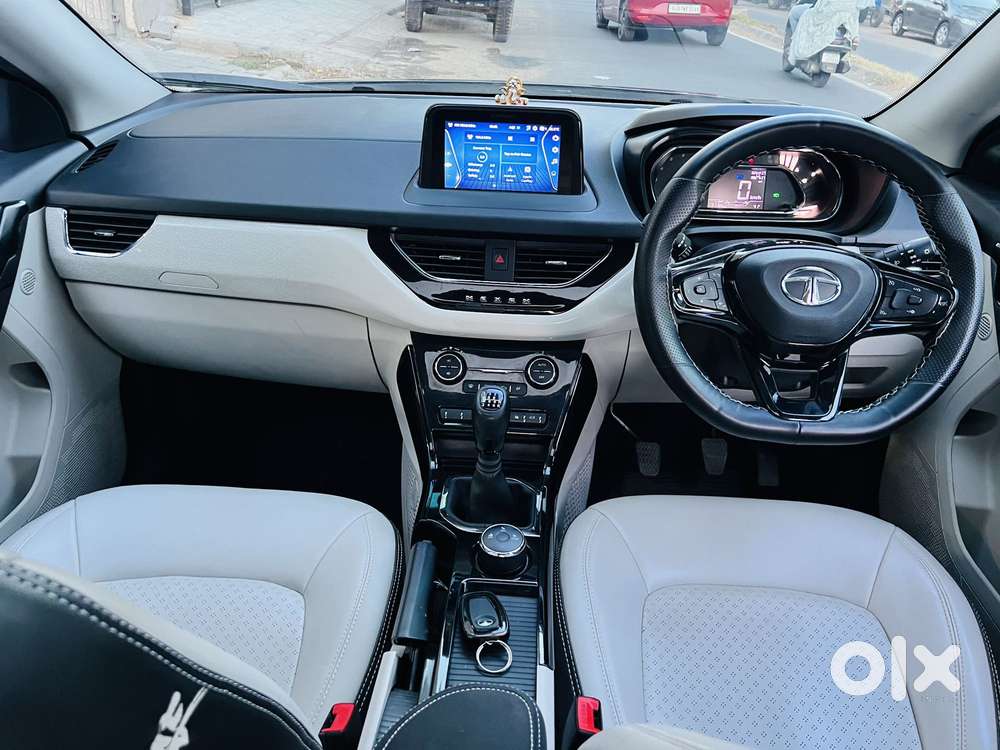 Tata Nexon, 2023, Petrol