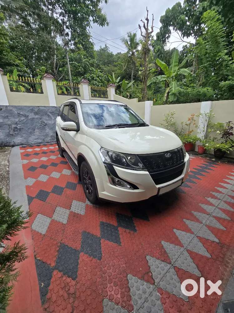 Mahindra Xuv500 W10 Automatic White 2017
