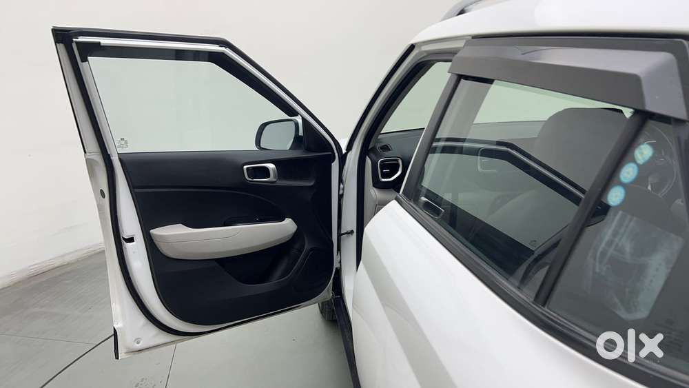 Hyundai Venue 1.2 S (o), 2023, Petrol