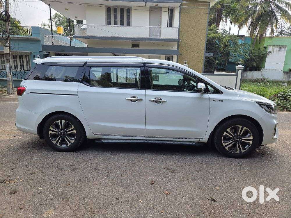 Kia Carnival Limousine Plus 7 Str, 2022, Diesel