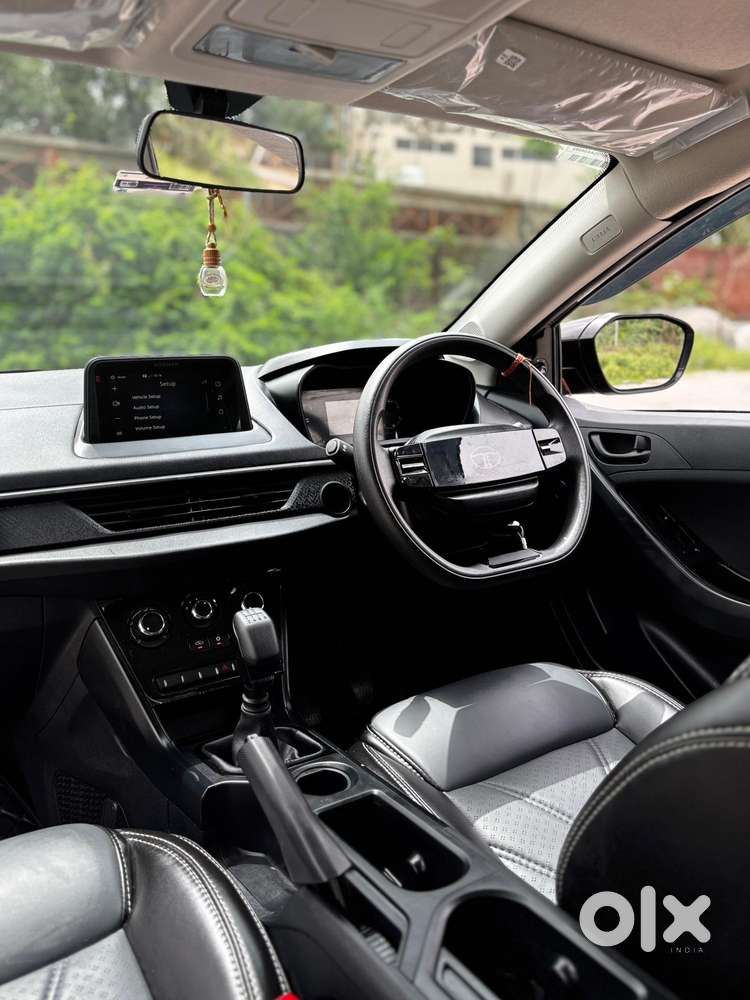 Tata Nexon Smart Plus1.2 Revotron Petrol 5 Mt, 2025, Cng & Hybrids