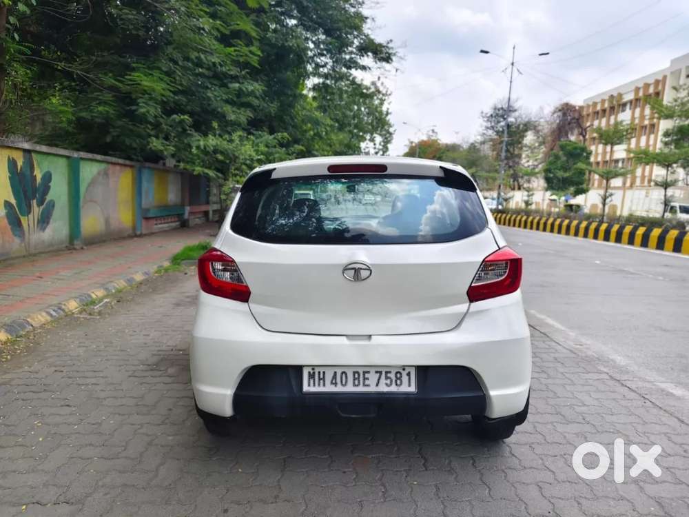 Tata Tiago Xe, 2018, Petrol