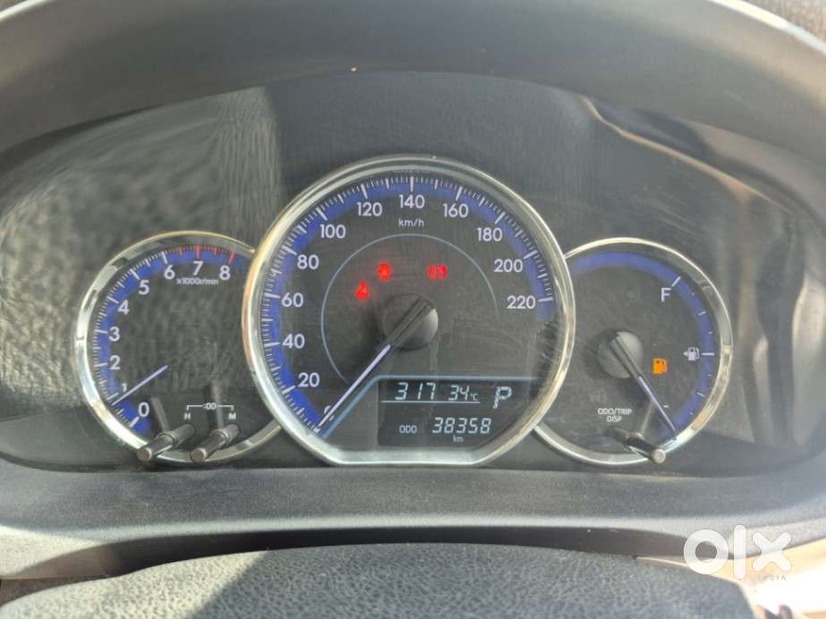 Toyota Yaris J Cvt, 2021, Petrol