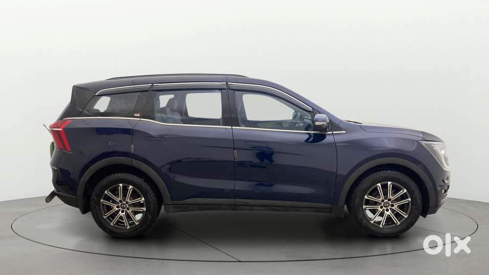 Mahindra Xuv700 2.0 Ax 7 Petrol At Str, 2022, Petrol