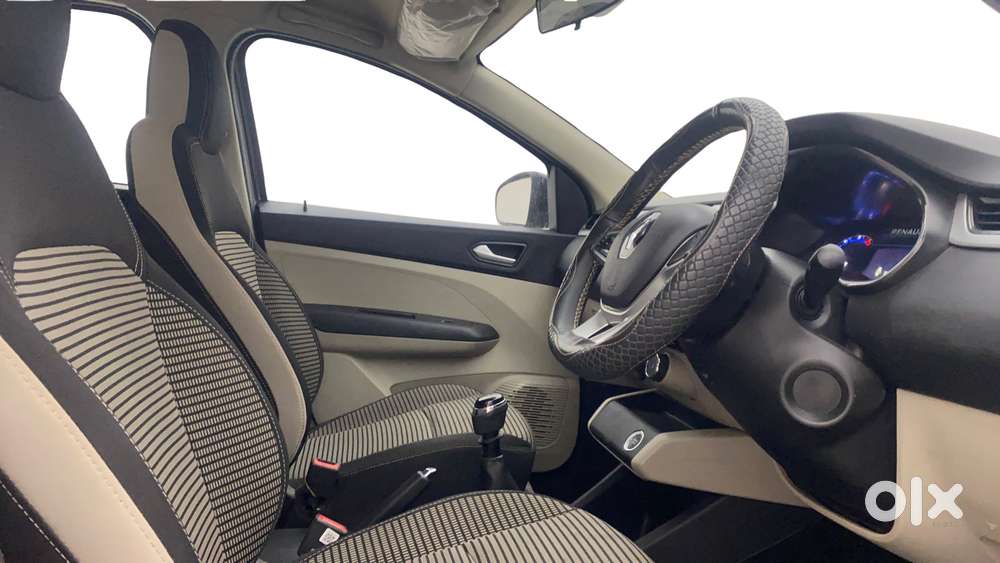Renault Triber Rxz, 2023, Petrol
