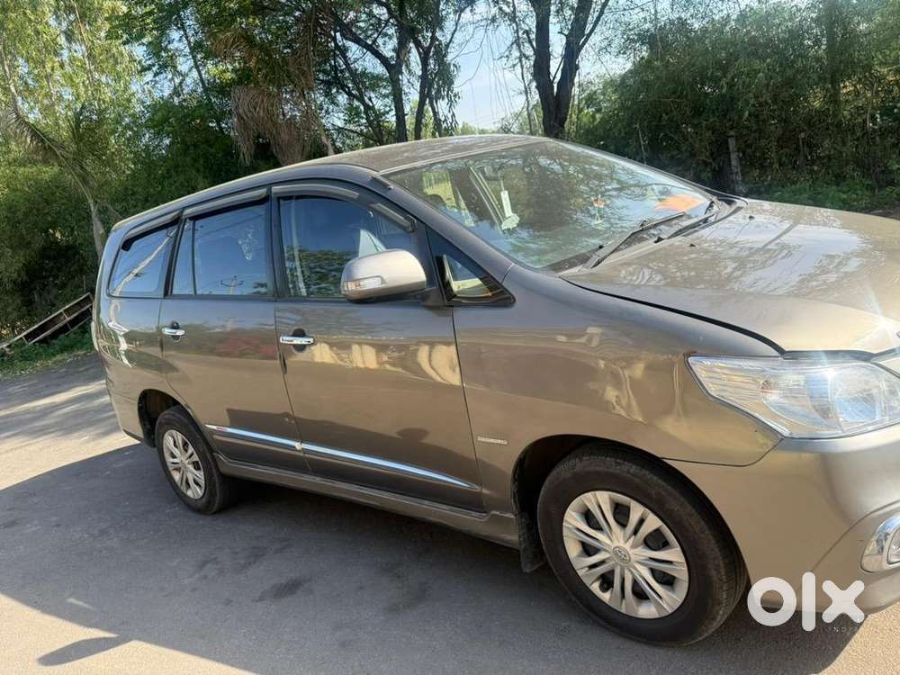 Toyota Innova 2015 Diesel 13750 Km Driven