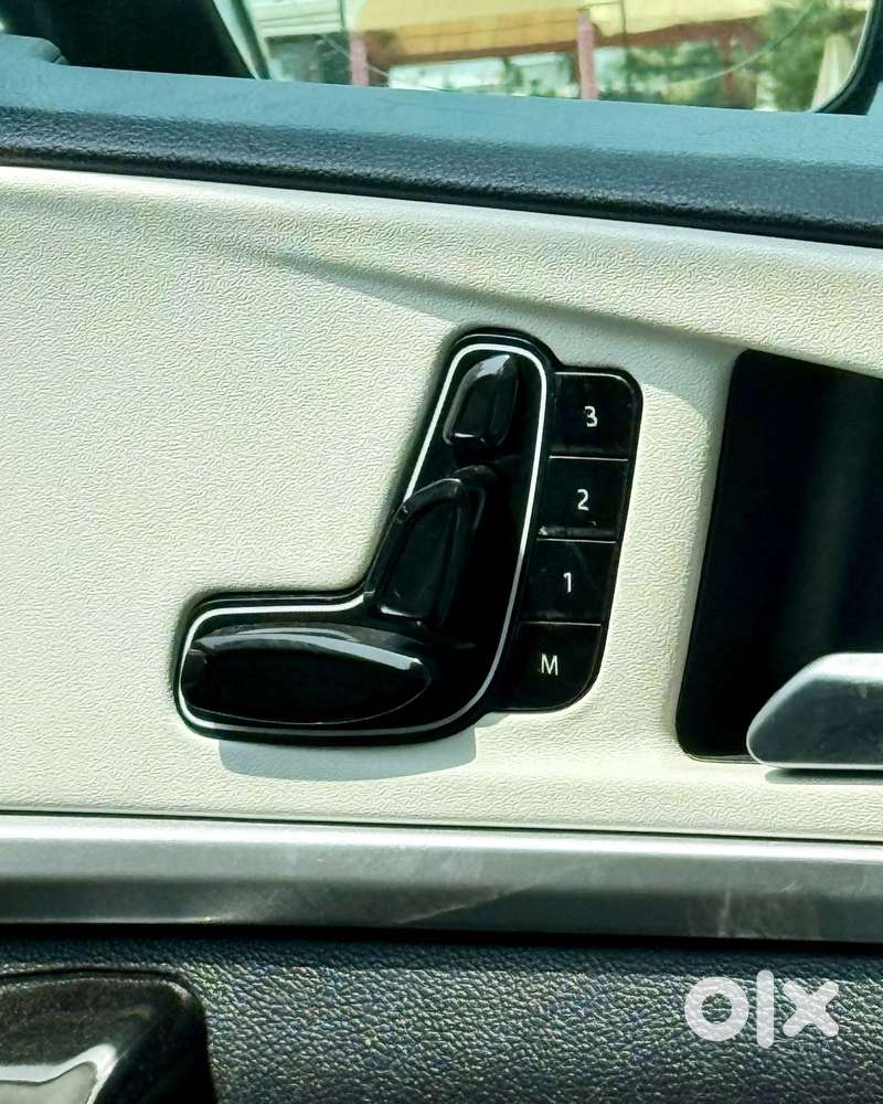 Mahindra Xuv700 Ax7 Luxury Pack Awd, 2023, Diesel