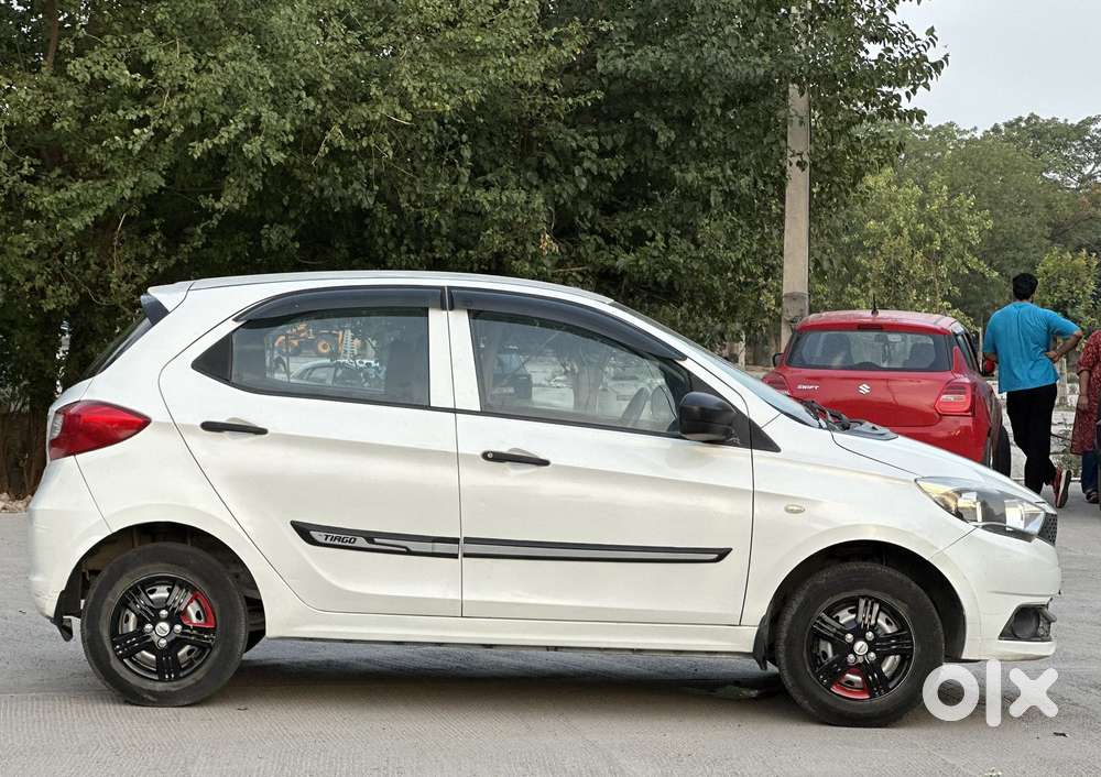 Tata Tiago 1.2 Revotron Xt (o), 2018, Petrol