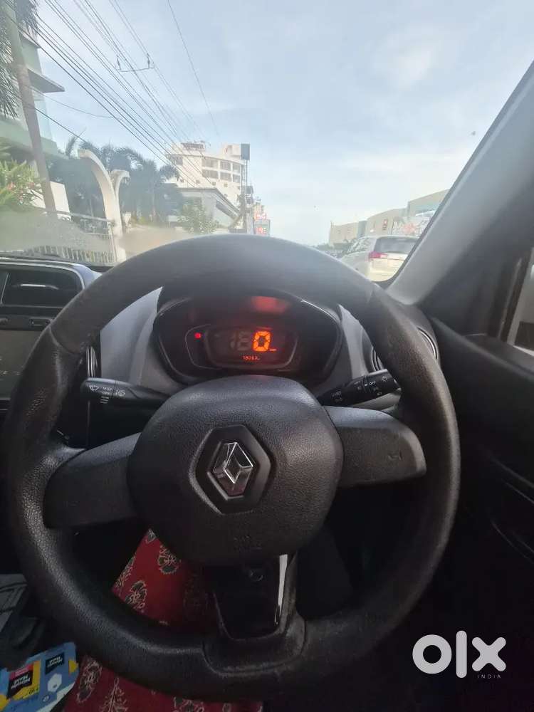 Ladies Owned Renault Kwid 1.0 Rxt 2017