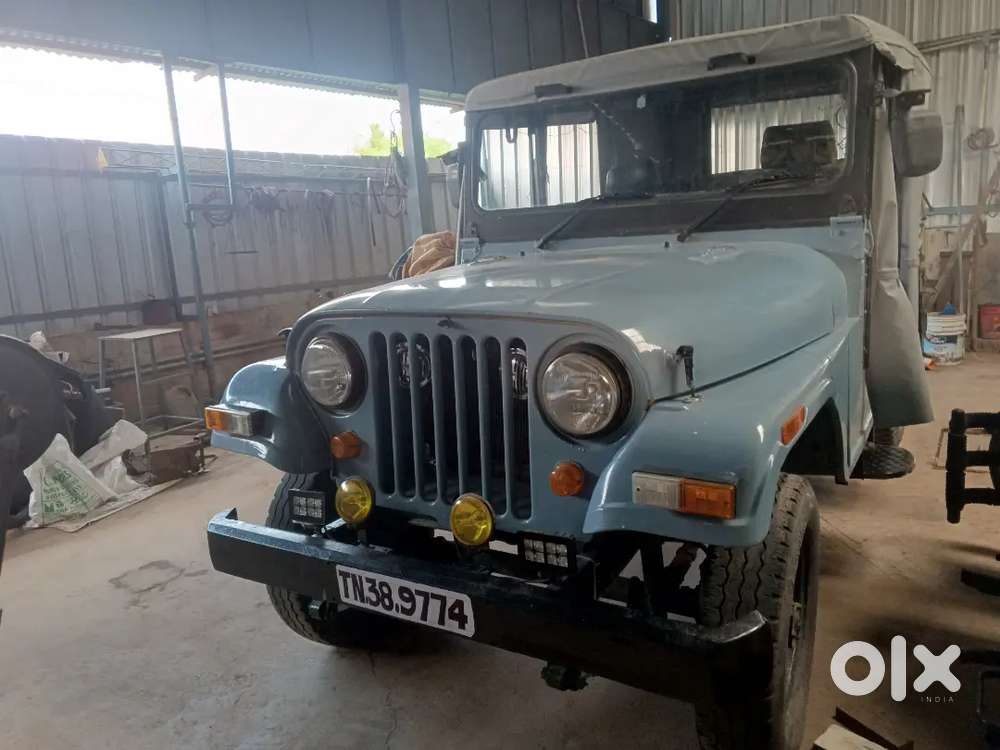 Mahindra Commander 1995