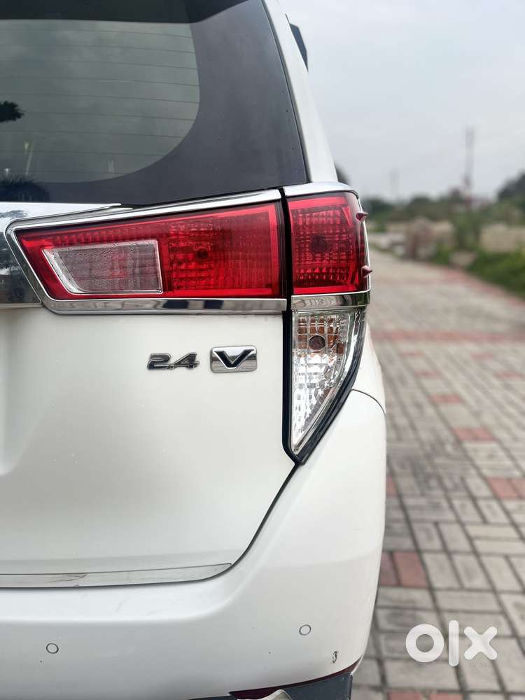 Toyota Innova Crysta [2020-ongoing] 2.4 Vx 8 Str, 2020, Diesel