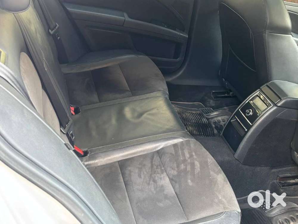 Skoda Superb Elegance 2015 - Great Condition And Less Km Driven