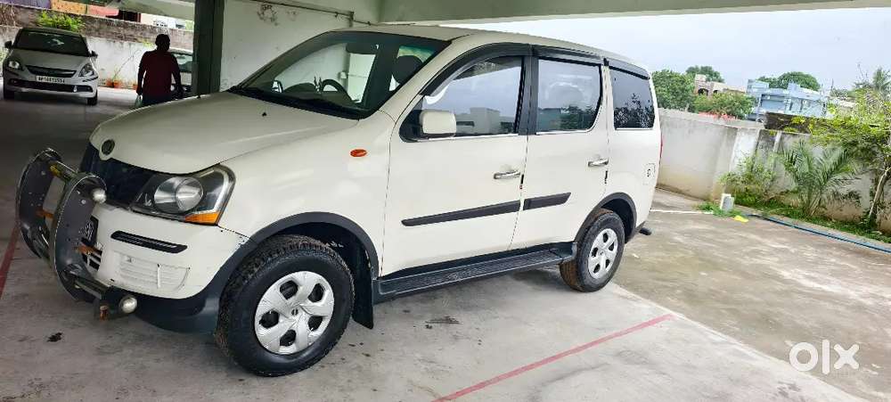 Mahindra Xylo 2013 Pearl White