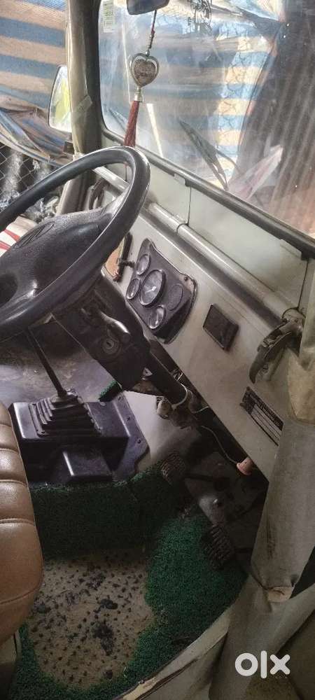 Mahindra Jeep  2002