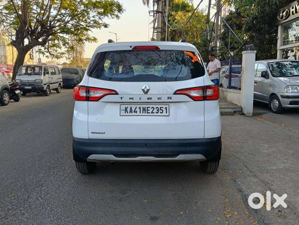 Renault Triber Rxt, 2022, Petrol