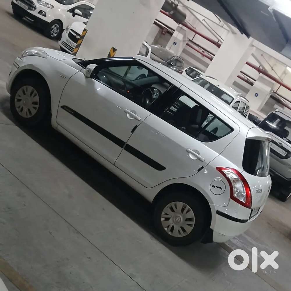 Maruti Suzuki Swift 2012 Vxi Petrol