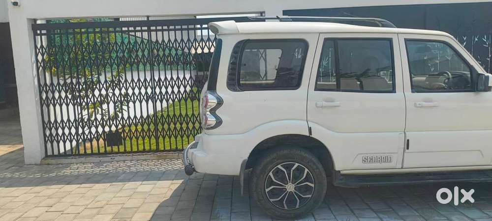 Mahindra Diesel 2017 Car