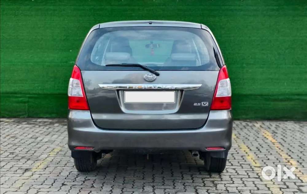 Toyota Innova 2.5 V 2012