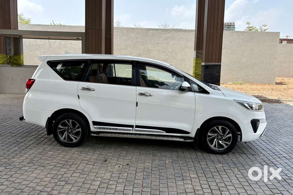 Toyota Innova Crysta G 8 Str, 2022, Diesel