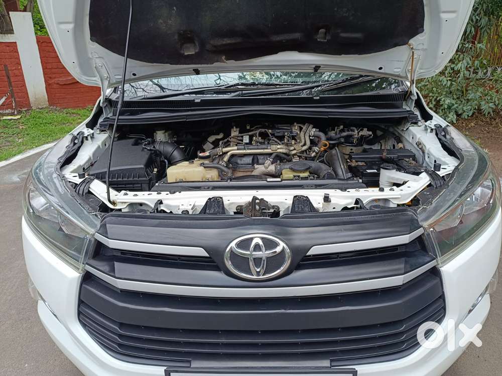 Toyota Innova Crysta 2.4 G Plus Mt 8 Str, 2017, Diesel