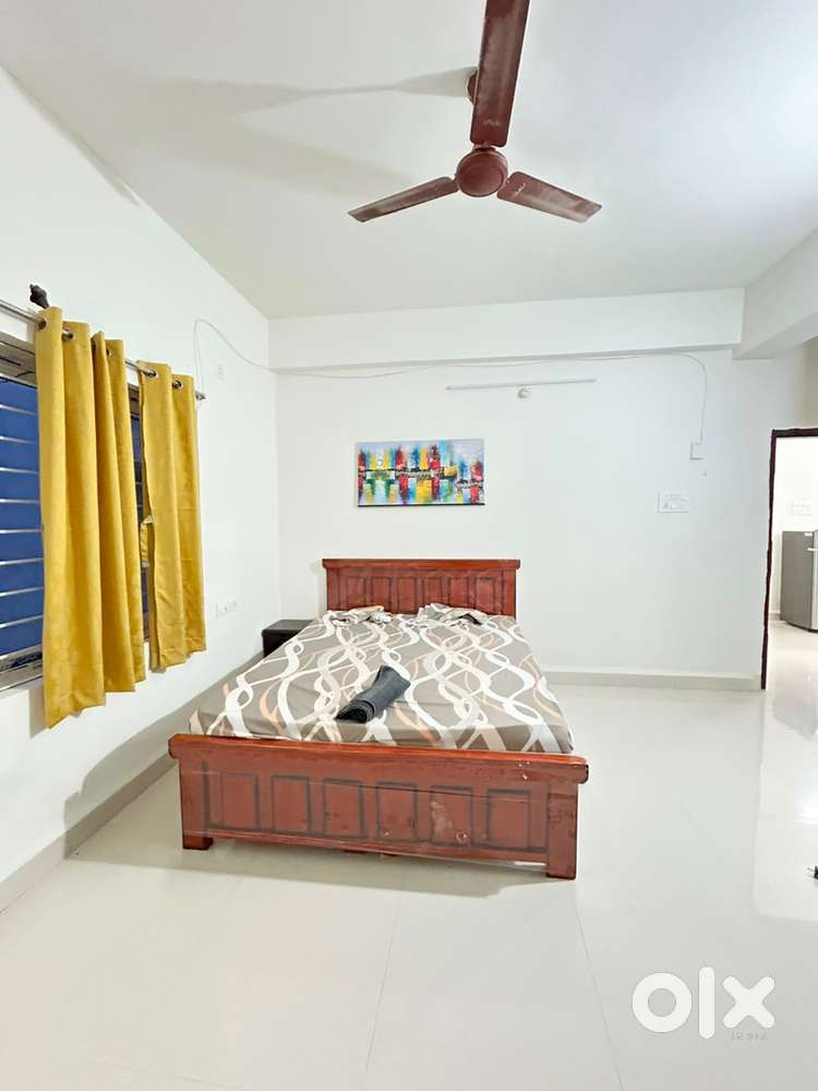 3BHK Furnished Flat 1kms to Wells Fargo, Divyashree Orion companies
